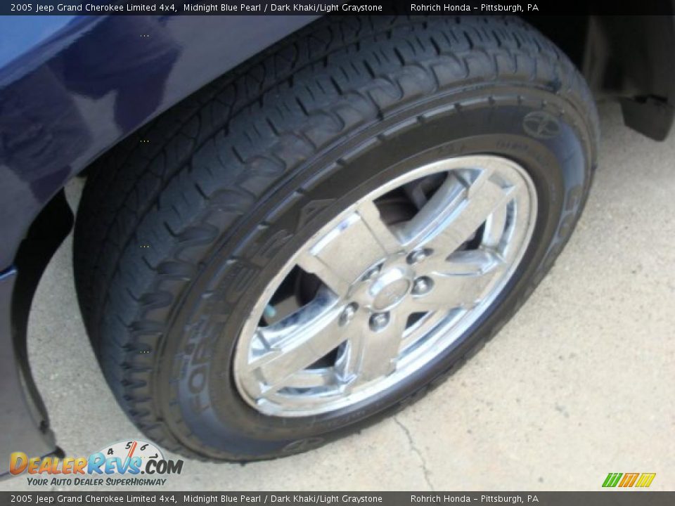 2005 Jeep Grand Cherokee Limited 4x4 Midnight Blue Pearl / Dark Khaki/Light Graystone Photo #13