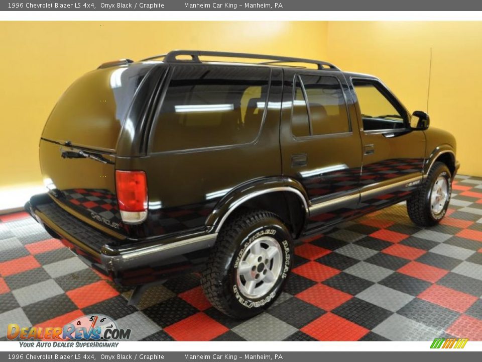 1996 Chevrolet Blazer LS 4x4 Onyx Black / Graphite Photo #6