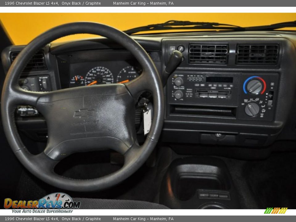 1996 Chevrolet Blazer LS 4x4 Onyx Black / Graphite Photo #7