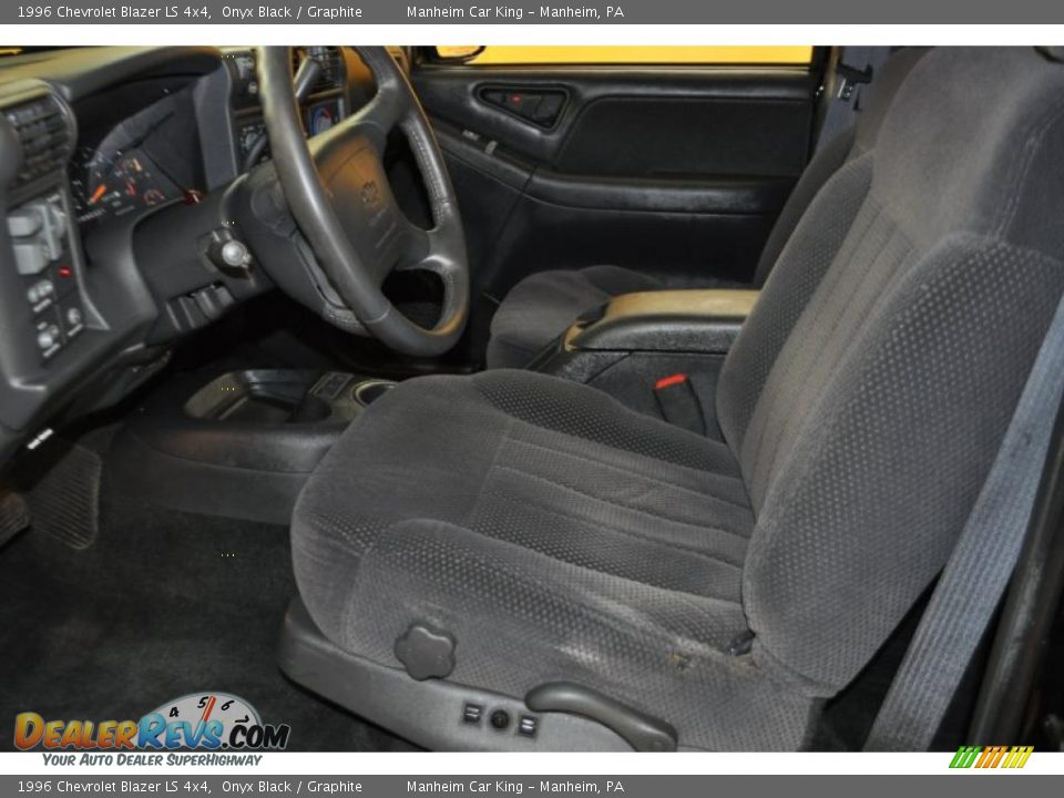 1996 Chevrolet Blazer LS 4x4 Onyx Black / Graphite Photo #11