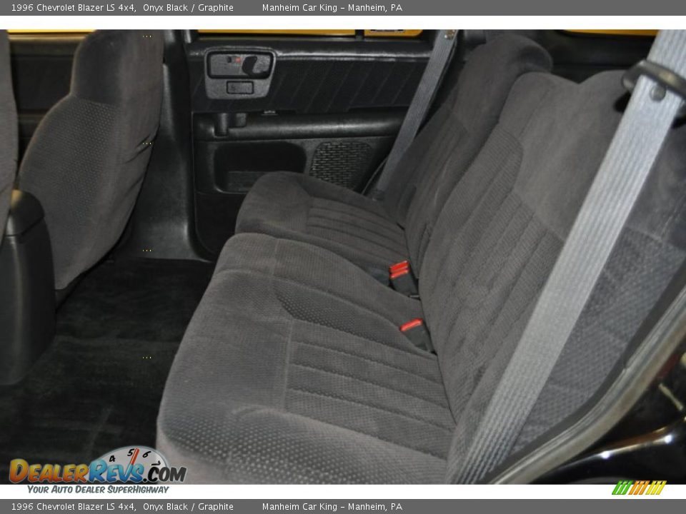 1996 Chevrolet Blazer LS 4x4 Onyx Black / Graphite Photo #12