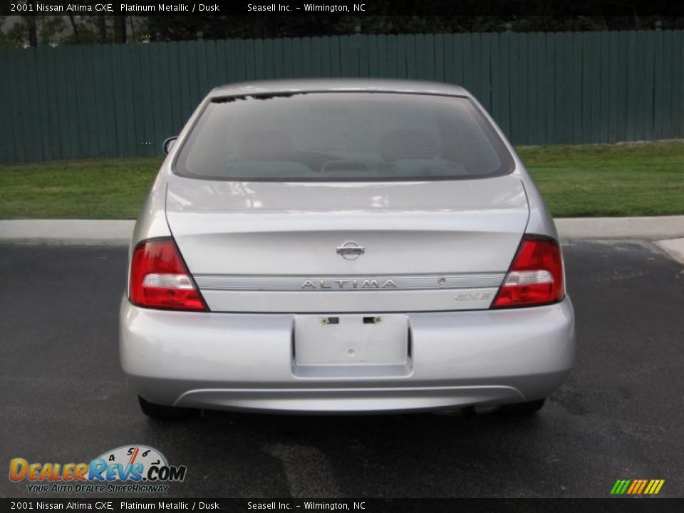 2001 Nissan Altima GXE Platinum Metallic / Dusk Photo #2