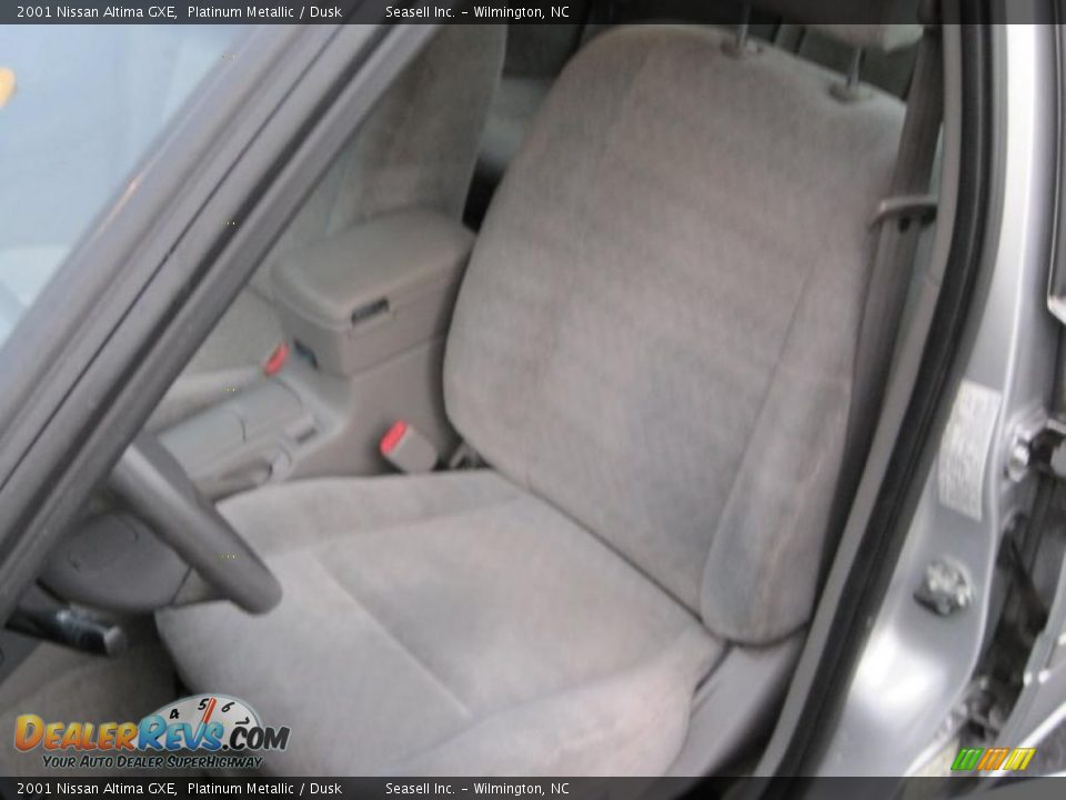 2001 Nissan Altima GXE Platinum Metallic / Dusk Photo #4