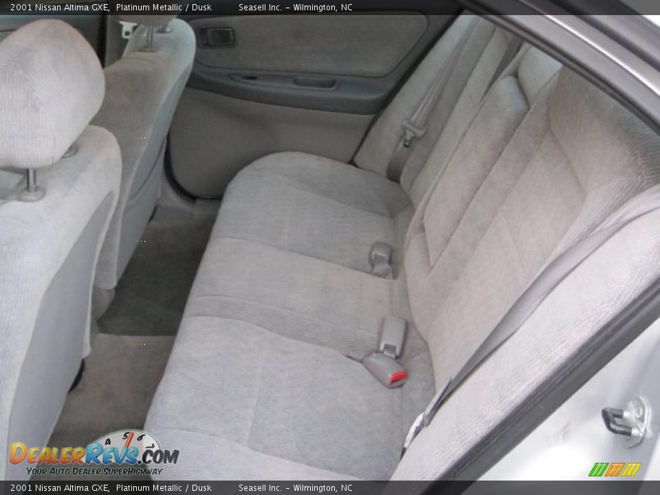 2001 Nissan Altima GXE Platinum Metallic / Dusk Photo #5