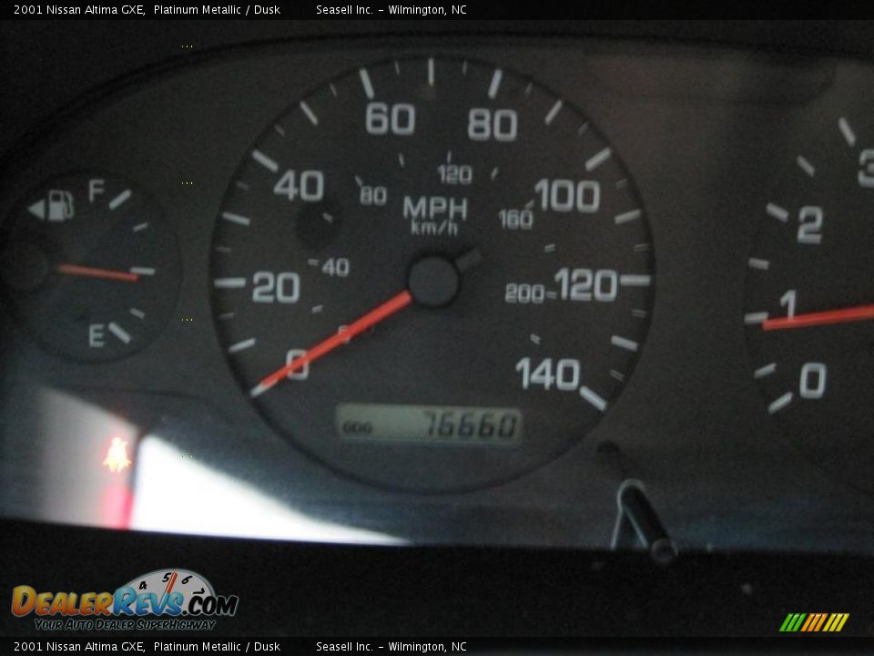 2001 Nissan Altima GXE Platinum Metallic / Dusk Photo #6
