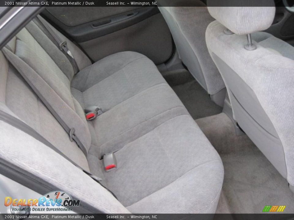 2001 Nissan Altima GXE Platinum Metallic / Dusk Photo #7