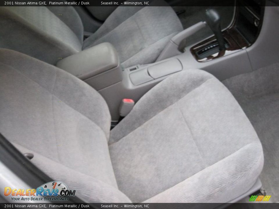 2001 Nissan Altima GXE Platinum Metallic / Dusk Photo #9
