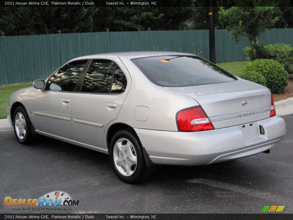 2001 Nissan Altima GXE Platinum Metallic / Dusk Photo #10