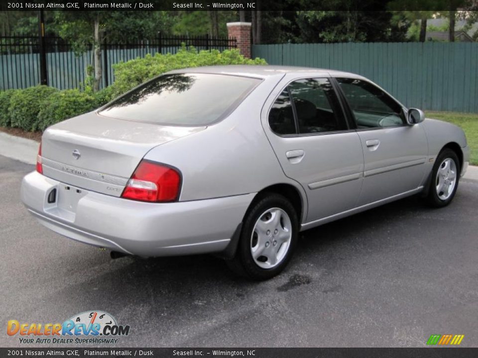 2001 Nissan Altima GXE Platinum Metallic / Dusk Photo #11