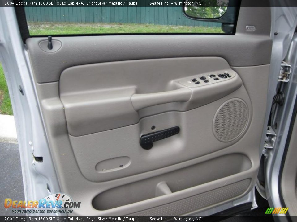 2004 Dodge Ram 1500 SLT Quad Cab 4x4 Bright Silver Metallic / Taupe Photo #12