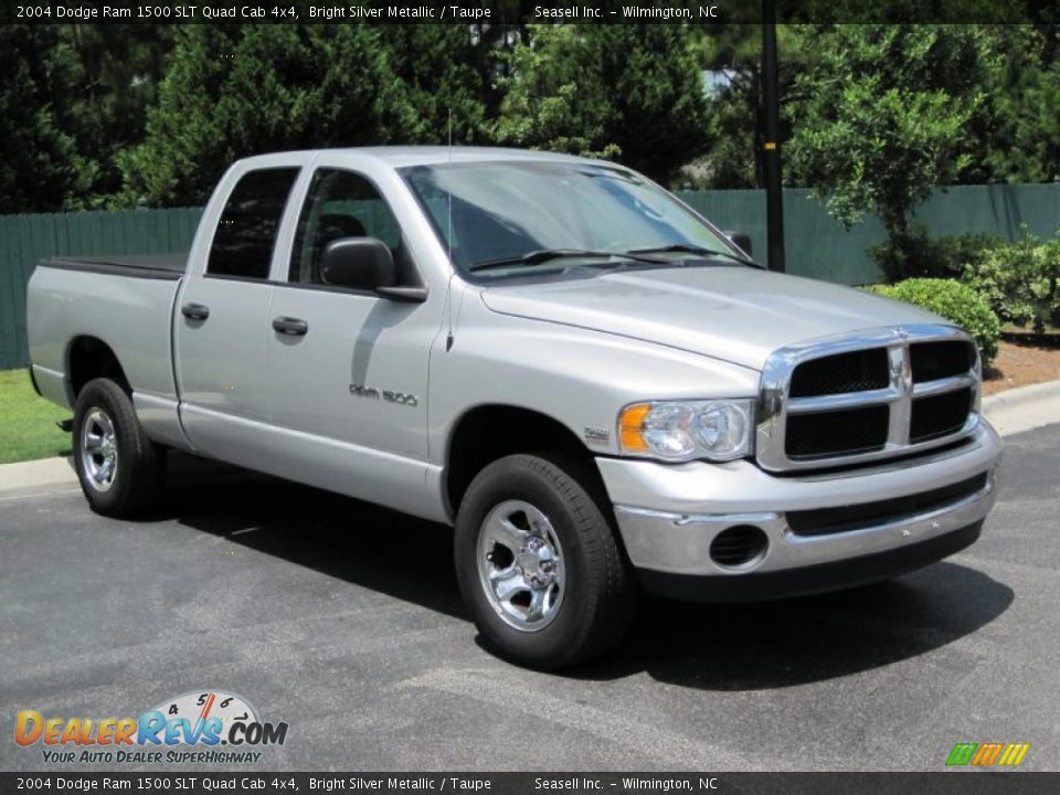 2004 Dodge Ram 1500 SLT Quad Cab 4x4 Bright Silver Metallic / Taupe Photo #21