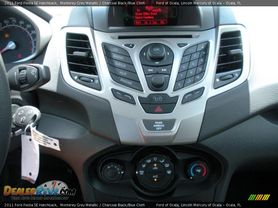 2011 Ford Fiesta SE Hatchback Monterey Grey Metallic / Charcoal Black/Blue Cloth Photo #9