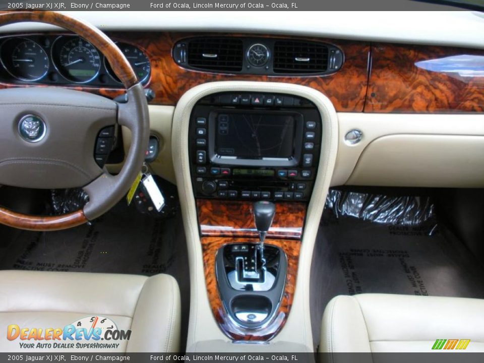 2005 Jaguar XJ XJR Ebony / Champagne Photo #17