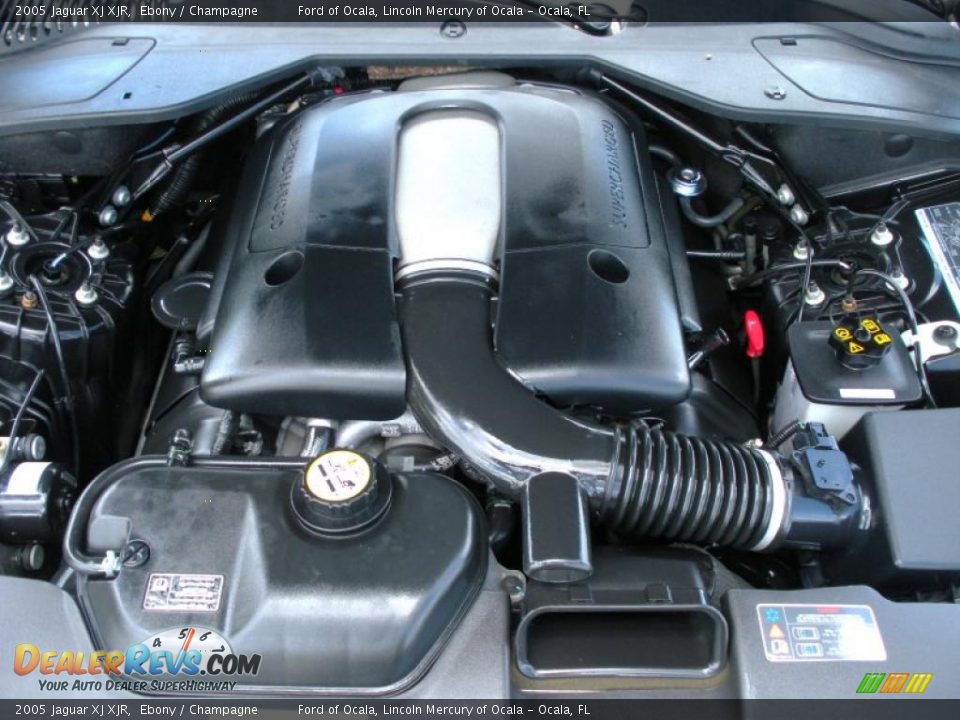 2005 Jaguar XJ XJR Ebony / Champagne Photo #25