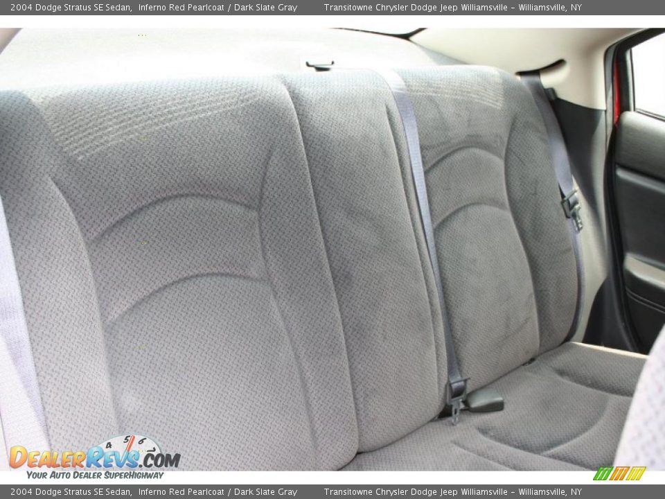 2004 Dodge Stratus SE Sedan Inferno Red Pearlcoat / Dark Slate Gray Photo #10