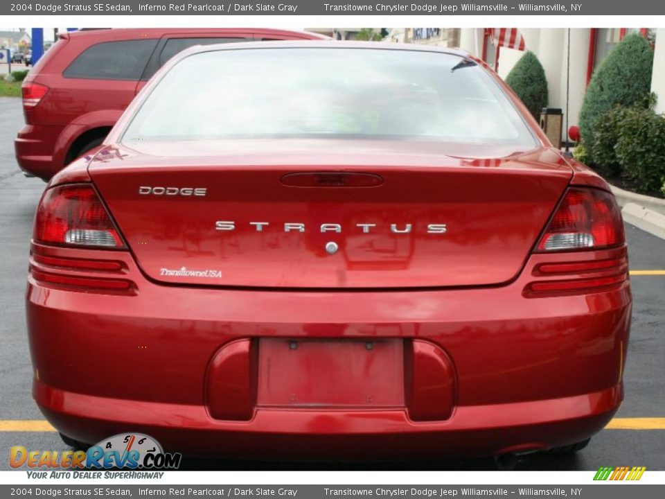 2004 Dodge Stratus SE Sedan Inferno Red Pearlcoat / Dark Slate Gray Photo #24