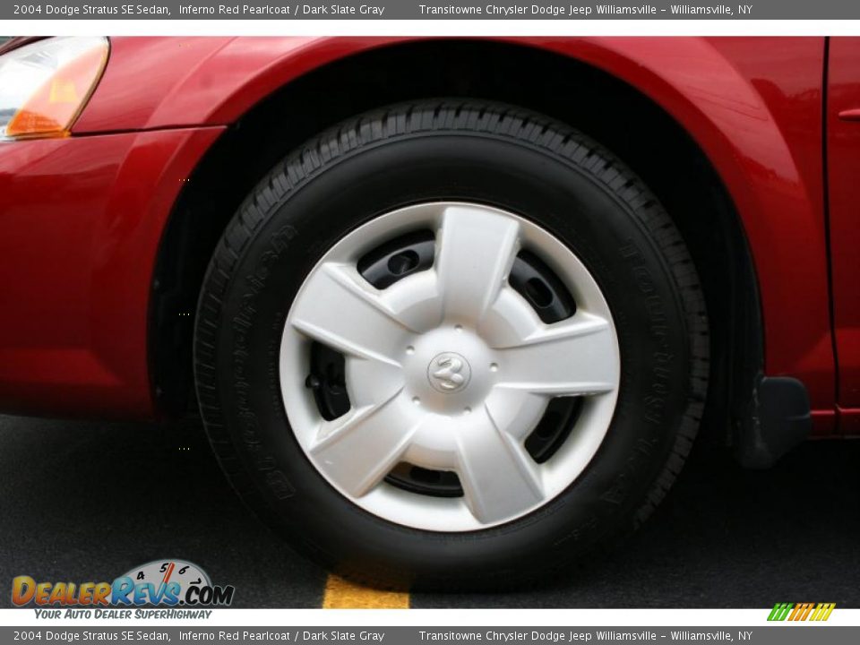 2004 Dodge Stratus SE Sedan Inferno Red Pearlcoat / Dark Slate Gray Photo #26