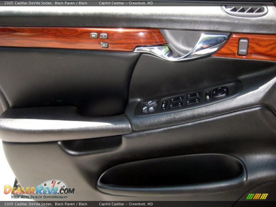 2005 Cadillac DeVille Sedan Black Raven / Black Photo #19