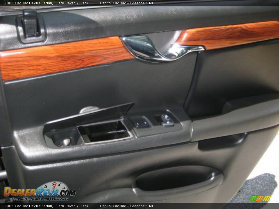 2005 Cadillac DeVille Sedan Black Raven / Black Photo #22