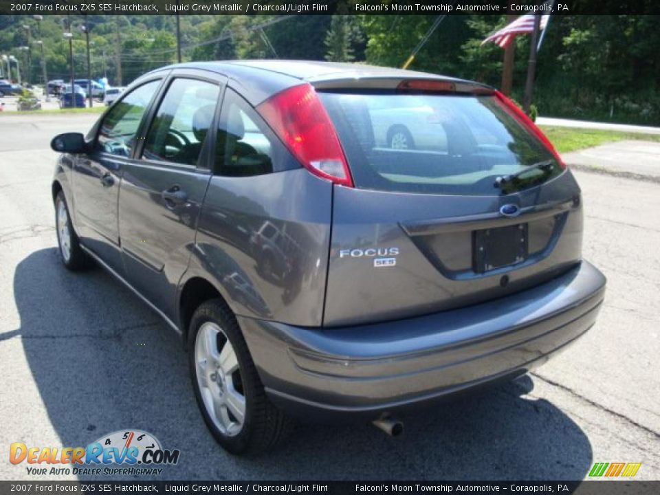 2007 Ford Focus ZX5 SES Hatchback Liquid Grey Metallic / Charcoal/Light Flint Photo #4