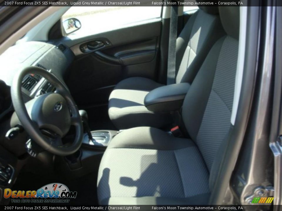 2007 Ford Focus ZX5 SES Hatchback Liquid Grey Metallic / Charcoal/Light Flint Photo #8