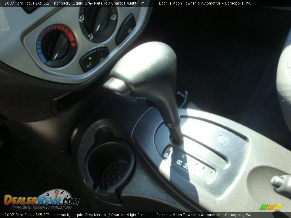 2007 Ford Focus ZX5 SES Hatchback Liquid Grey Metallic / Charcoal/Light Flint Photo #12