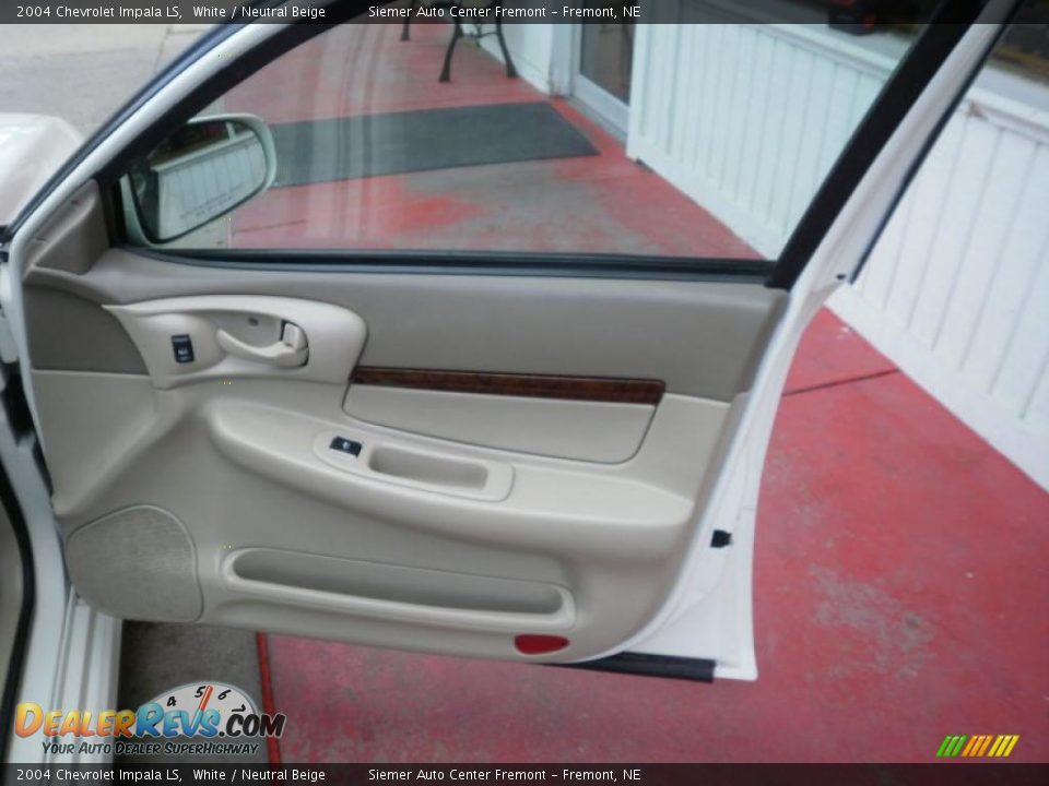 2004 Chevrolet Impala LS White / Neutral Beige Photo #18