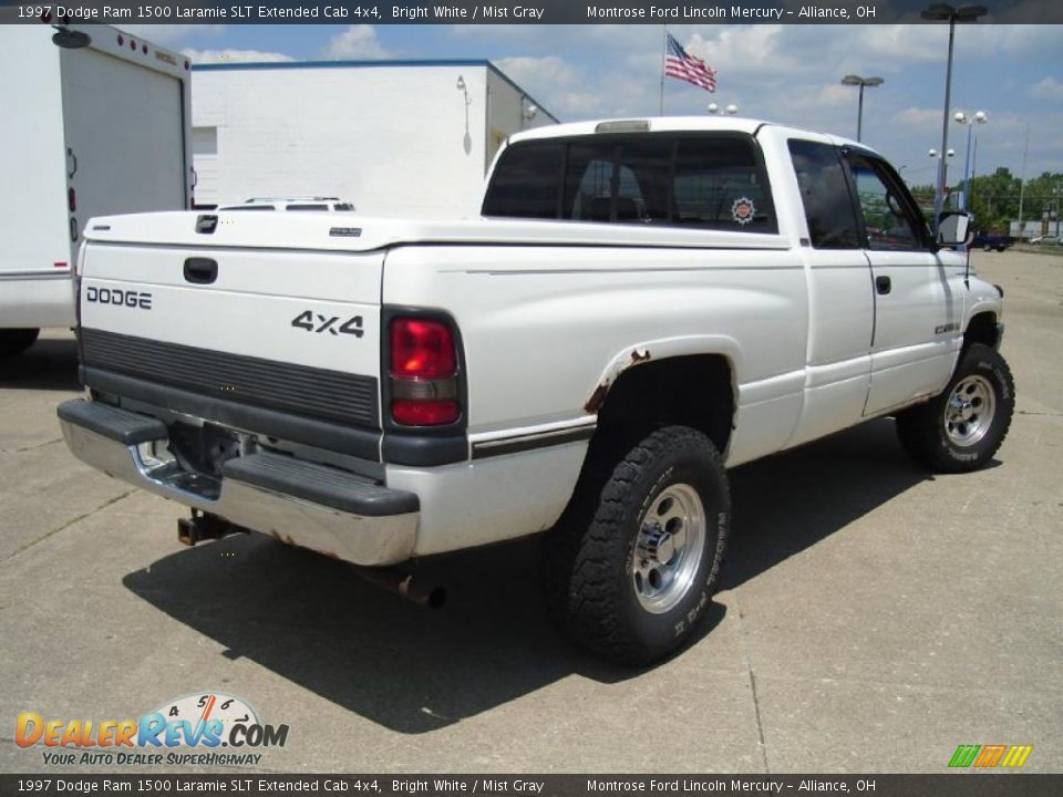 1997 Dodge Ram 1500 Laramie SLT Extended Cab 4x4 Bright White / Mist Gray Photo #5