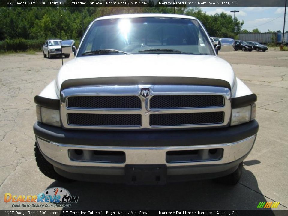 1997 Dodge Ram 1500 Laramie SLT Extended Cab 4x4 Bright White / Mist Gray Photo #8