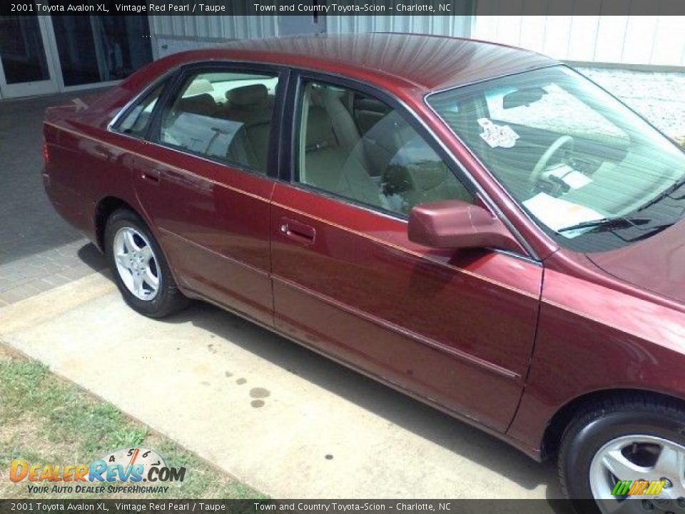 2001 Toyota Avalon XL Vintage Red Pearl / Taupe Photo #22