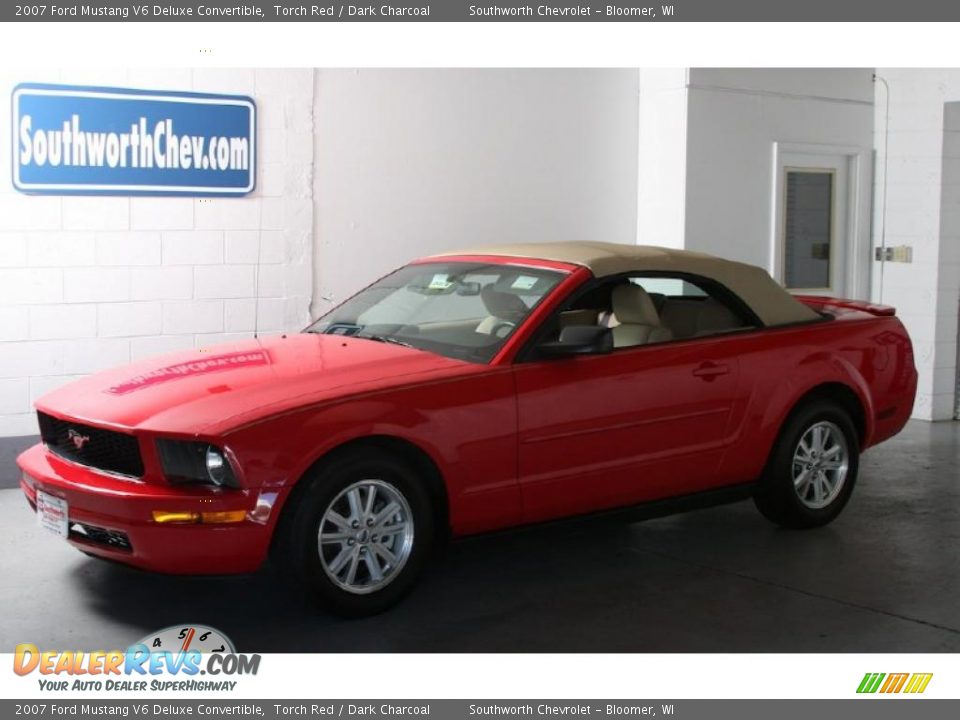 2007 Ford Mustang V6 Deluxe Convertible Torch Red / Dark Charcoal Photo #2