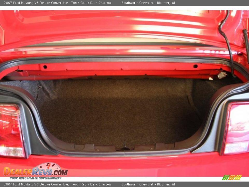 2007 Ford Mustang V6 Deluxe Convertible Torch Red / Dark Charcoal Photo #10