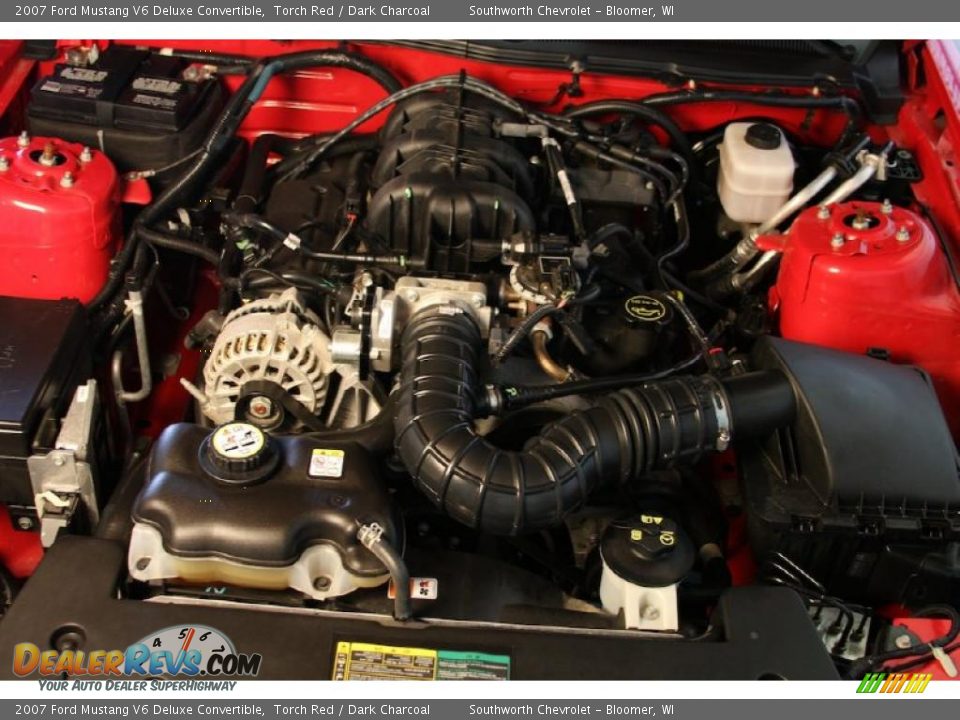 2007 Ford Mustang V6 Deluxe Convertible Torch Red / Dark Charcoal Photo #11