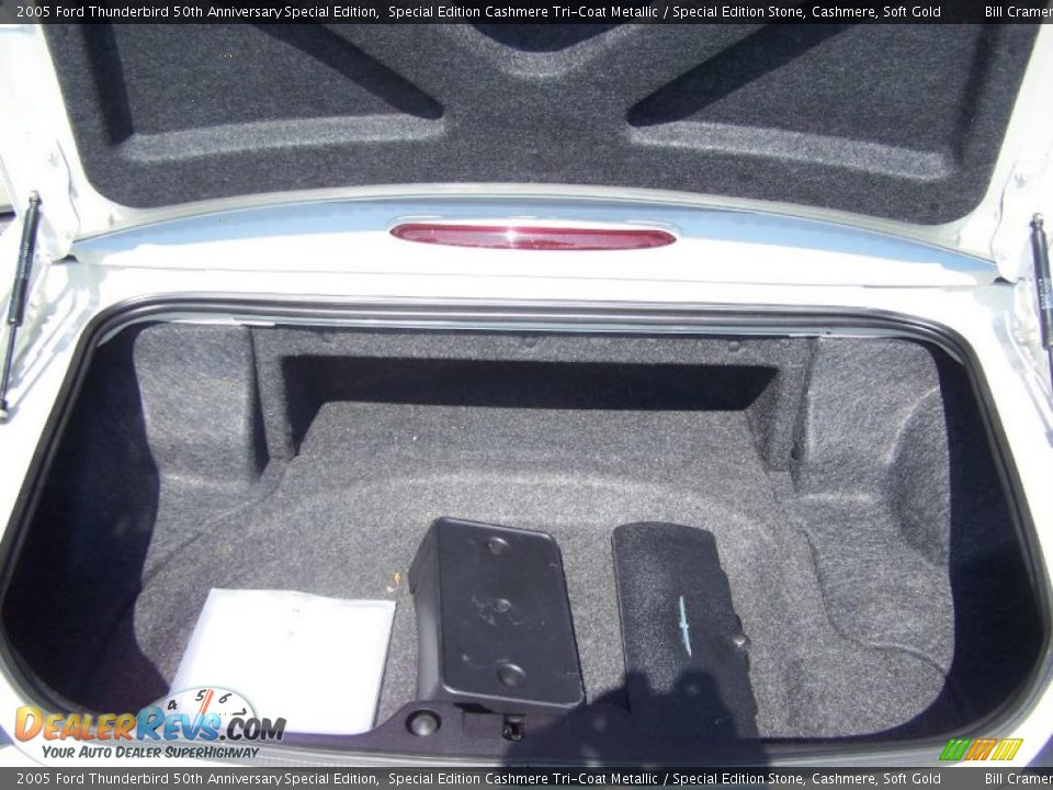 2005 Ford Thunderbird 50th Anniversary Special Edition Special Edition Cashmere Tri-Coat Metallic / Special Edition Stone, Cashmere, Soft Gold Photo #16