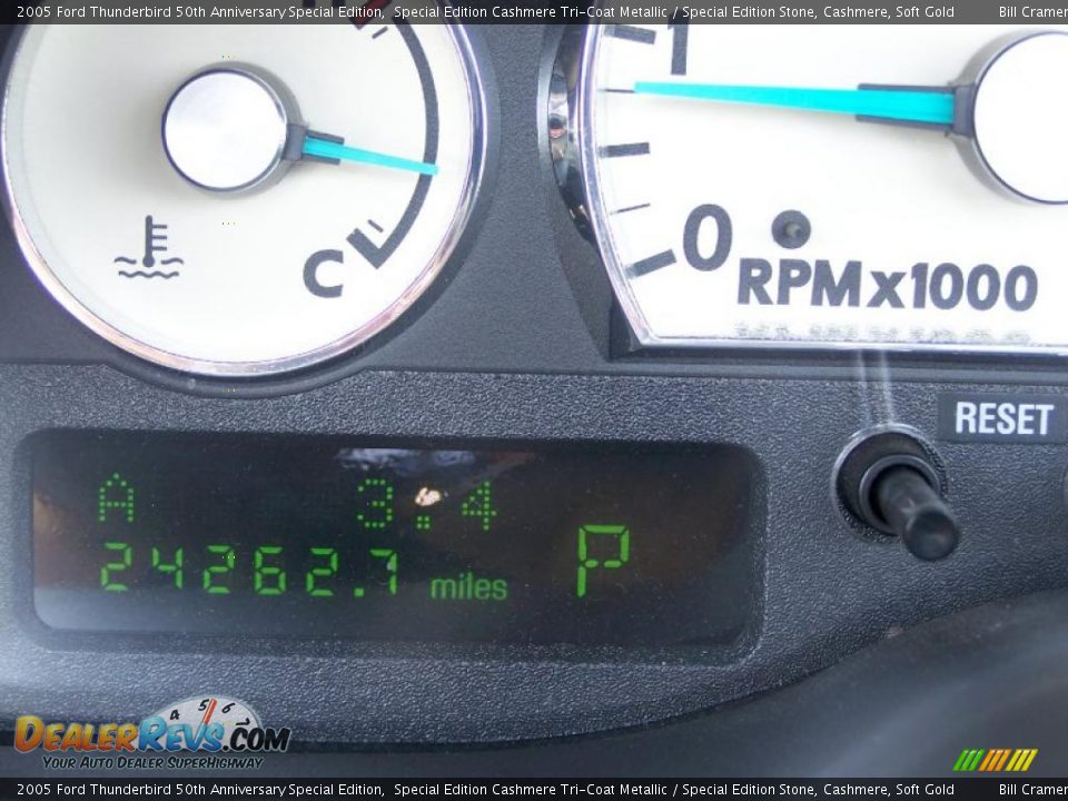 2005 Ford Thunderbird 50th Anniversary Special Edition Special Edition Cashmere Tri-Coat Metallic / Special Edition Stone, Cashmere, Soft Gold Photo #22