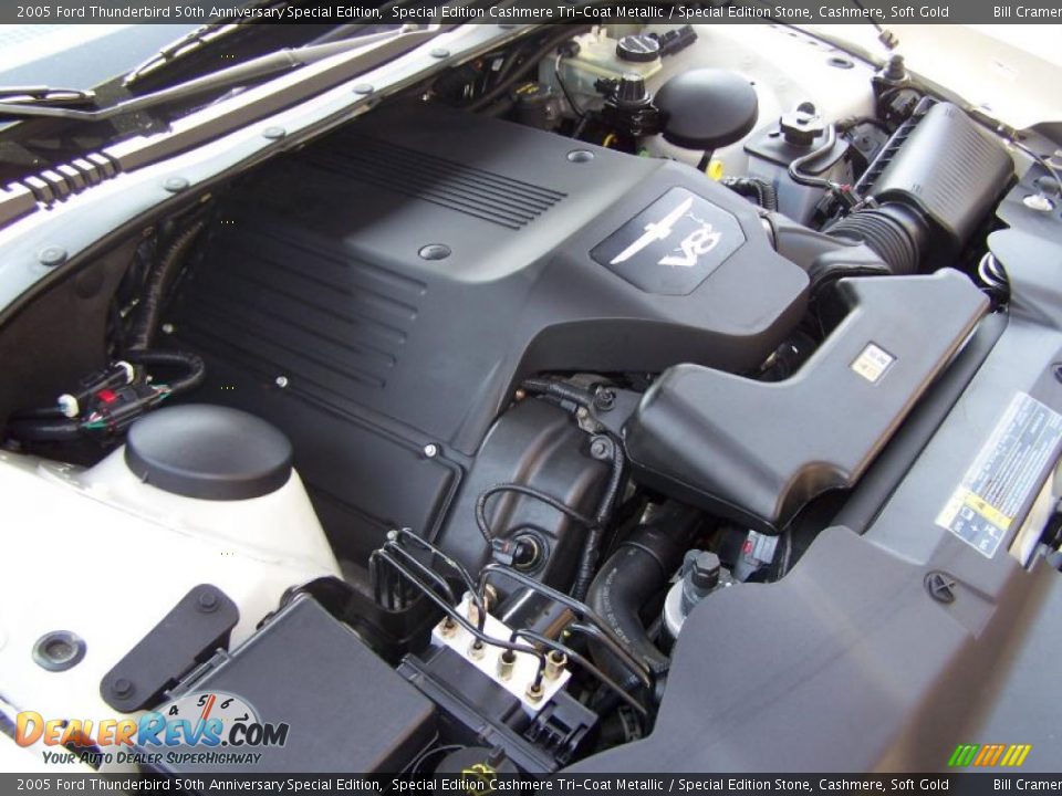 2005 Ford Thunderbird 50th Anniversary Special Edition Special Edition Cashmere Tri-Coat Metallic / Special Edition Stone, Cashmere, Soft Gold Photo #24