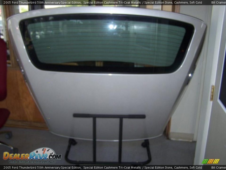 2005 Ford Thunderbird 50th Anniversary Special Edition Special Edition Cashmere Tri-Coat Metallic / Special Edition Stone, Cashmere, Soft Gold Photo #26