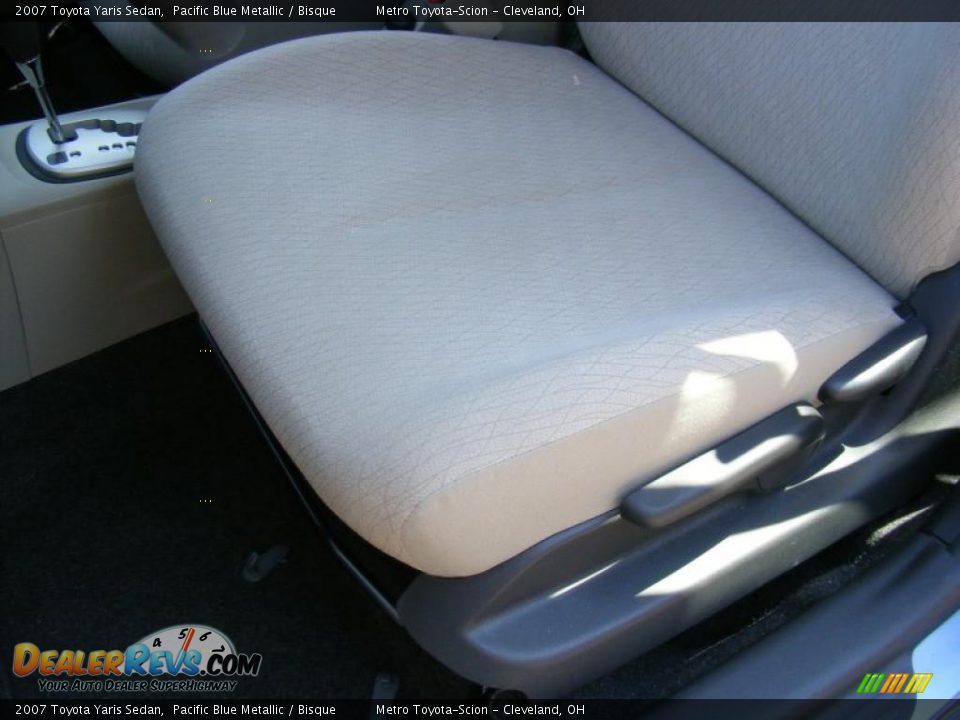 2007 Toyota Yaris Sedan Pacific Blue Metallic / Bisque Photo #10