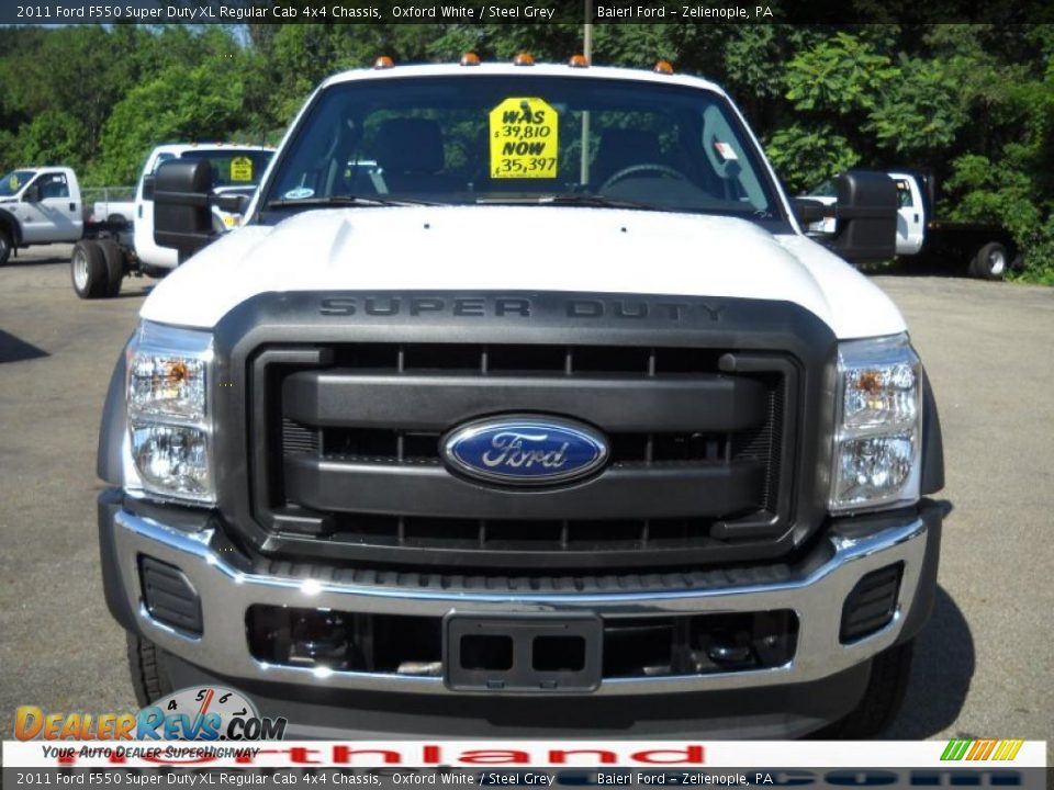 2011 Ford F550 Super Duty XL Regular Cab 4x4 Chassis Oxford White / Steel Grey Photo #3