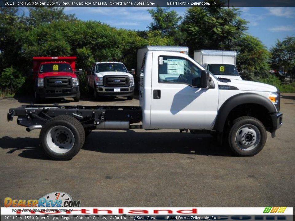 2011 Ford F550 Super Duty XL Regular Cab 4x4 Chassis Oxford White / Steel Grey Photo #5