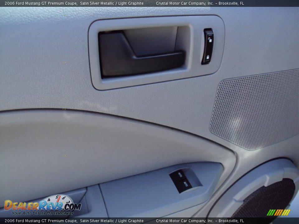 2006 Ford Mustang GT Premium Coupe Satin Silver Metallic / Light Graphite Photo #16