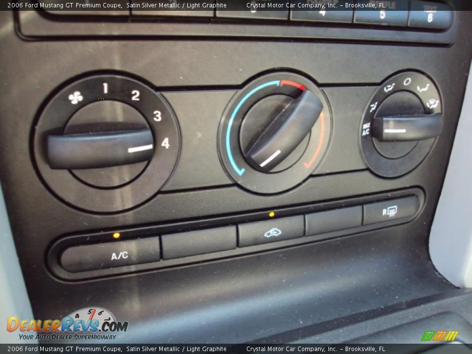 2006 Ford Mustang GT Premium Coupe Satin Silver Metallic / Light Graphite Photo #19