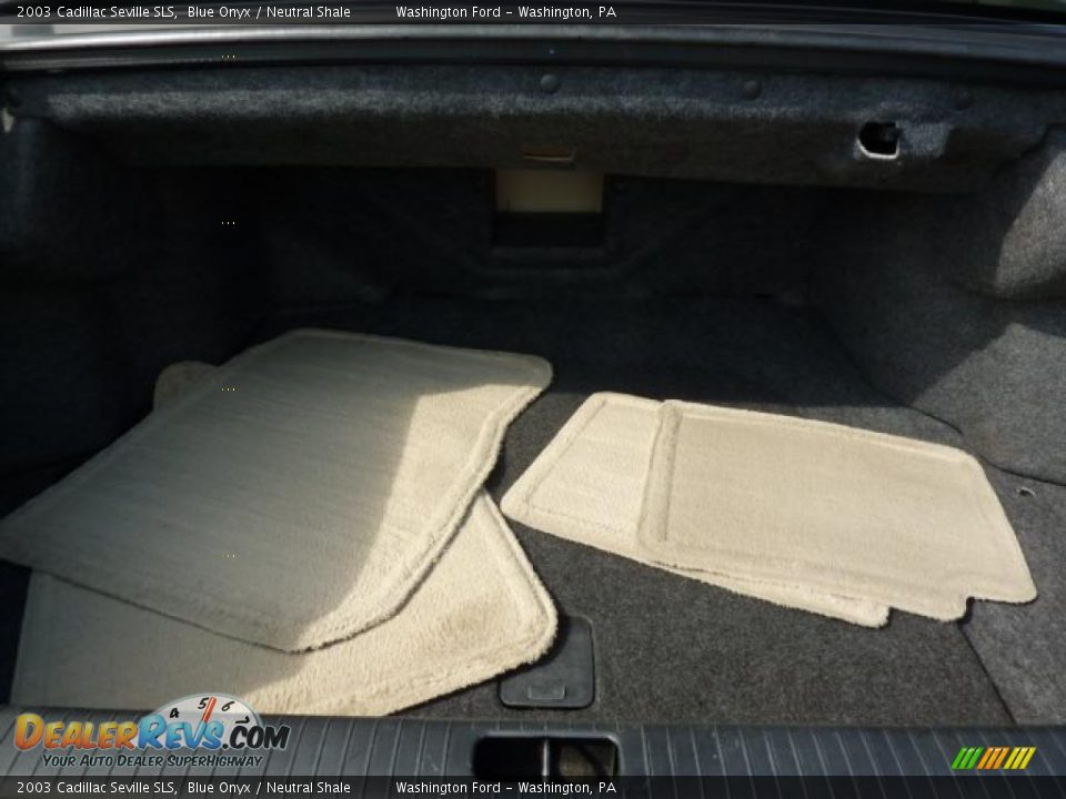 2003 Cadillac Seville SLS Blue Onyx / Neutral Shale Photo #15