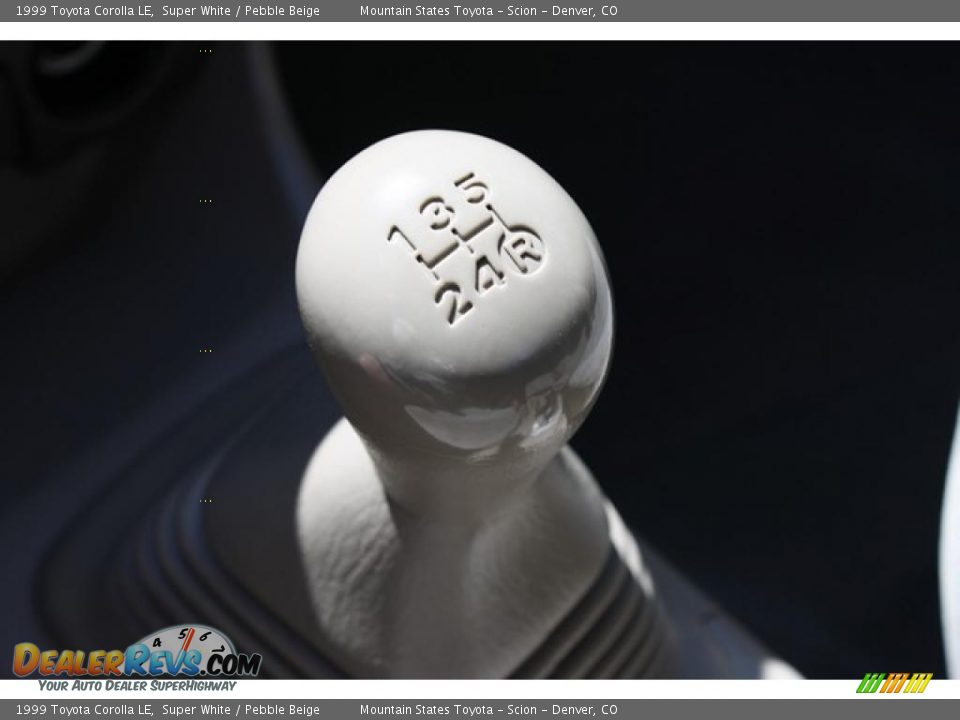 1999 Toyota Corolla LE Super White / Pebble Beige Photo #22