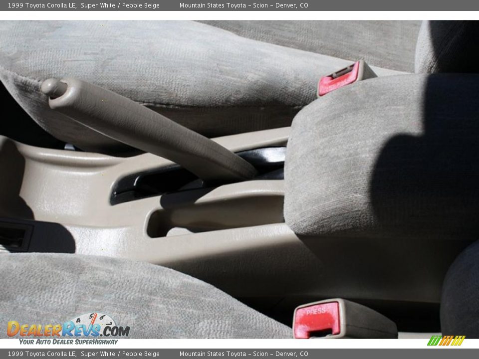 1999 Toyota Corolla LE Super White / Pebble Beige Photo #23