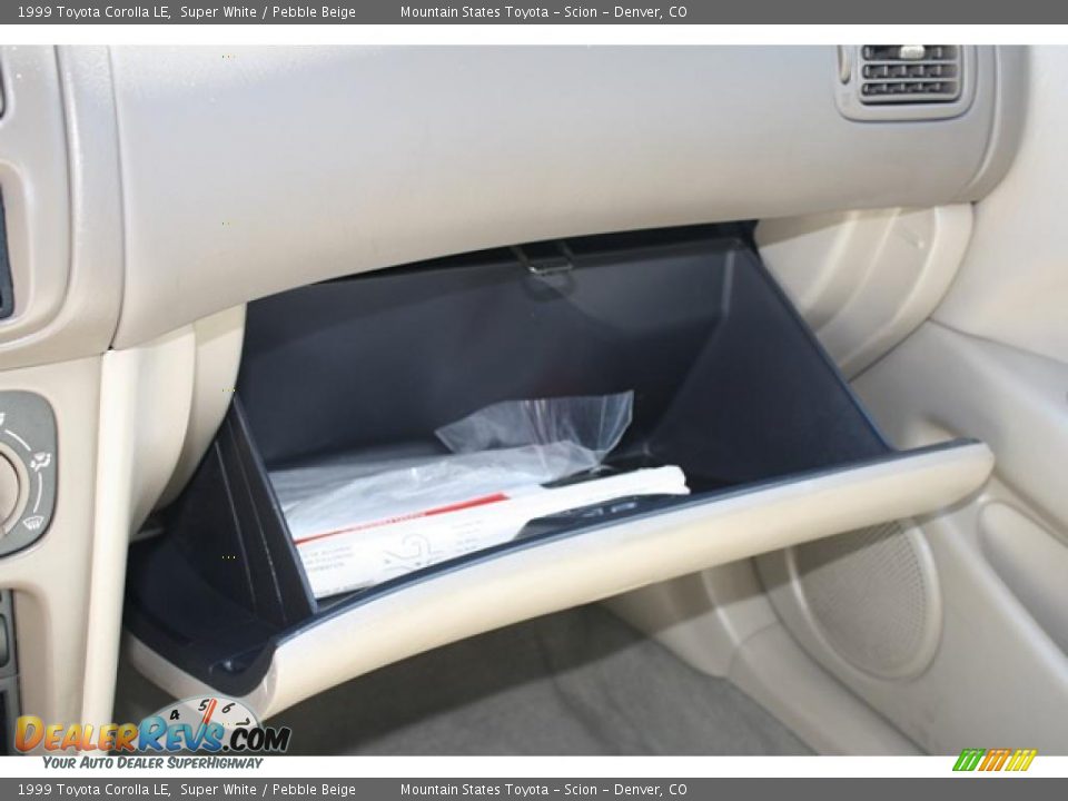 1999 Toyota Corolla LE Super White / Pebble Beige Photo #27