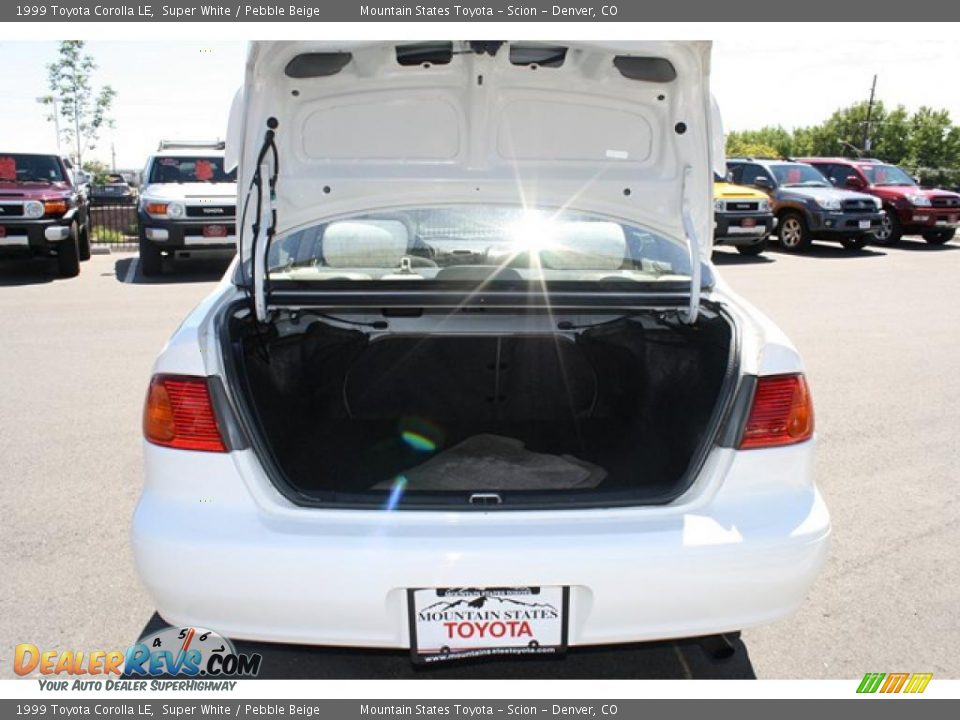 1999 Toyota Corolla LE Super White / Pebble Beige Photo #29