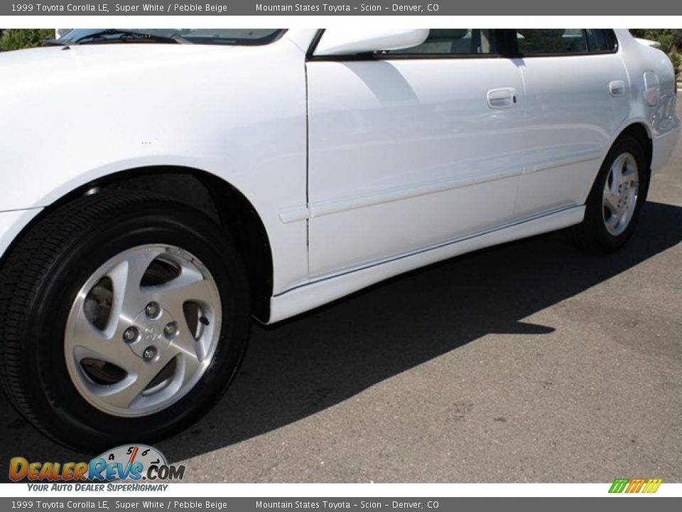 1999 Toyota Corolla LE Super White / Pebble Beige Photo #30