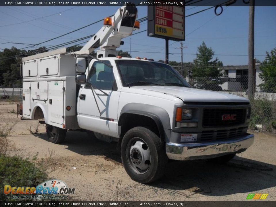 1995 GMC Sierra 3500 SL Regular Cab Chassis Bucket Truck White / Tan Photo #1