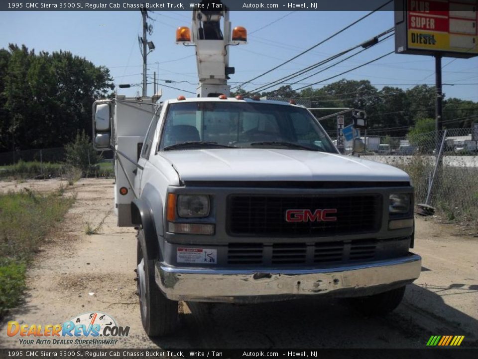 1995 GMC Sierra 3500 SL Regular Cab Chassis Bucket Truck White / Tan Photo #2